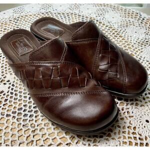 Clarks Artisan brown leather mules 83419 size 7M GREAT CONDITION sku 611